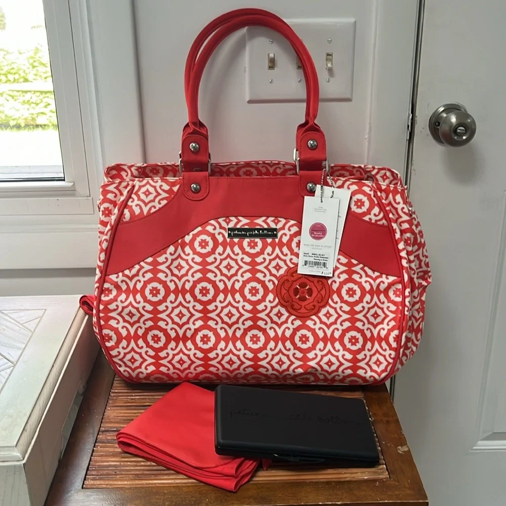 Petunia Pickle Bottom Relaxing in Rimini Wistful Weekender/Diaper Bag,NWT